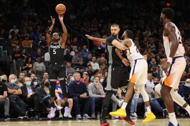 国王击败太阳，碾碎敌方英雄