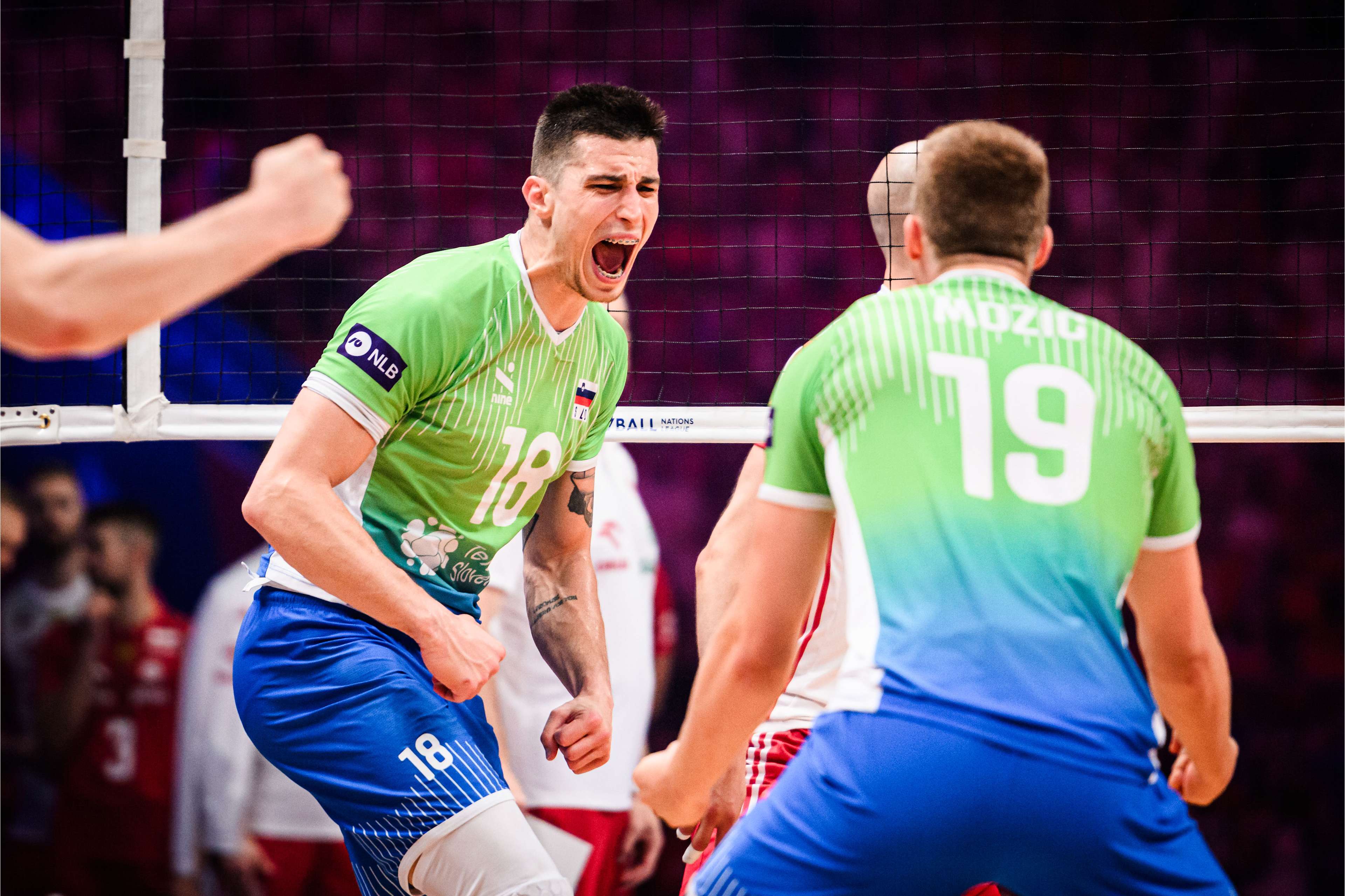 包含斯洛文尼亚球队在欧洲锦标赛中取得好成绩的词条