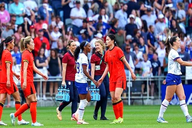 华体会官网app-包含国际赛事：中国女足队员闪耀赛场争夺国际女足桂冠的词条