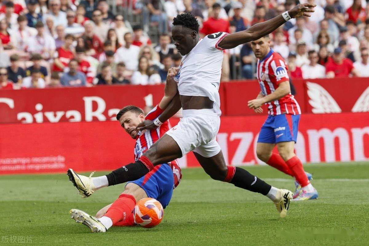 关于瓦伦西亚险胜，西甲强队稳居积分榜前列的信息